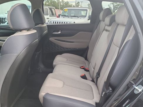 Used 2020 Hyundai Santa Fe SE image 10