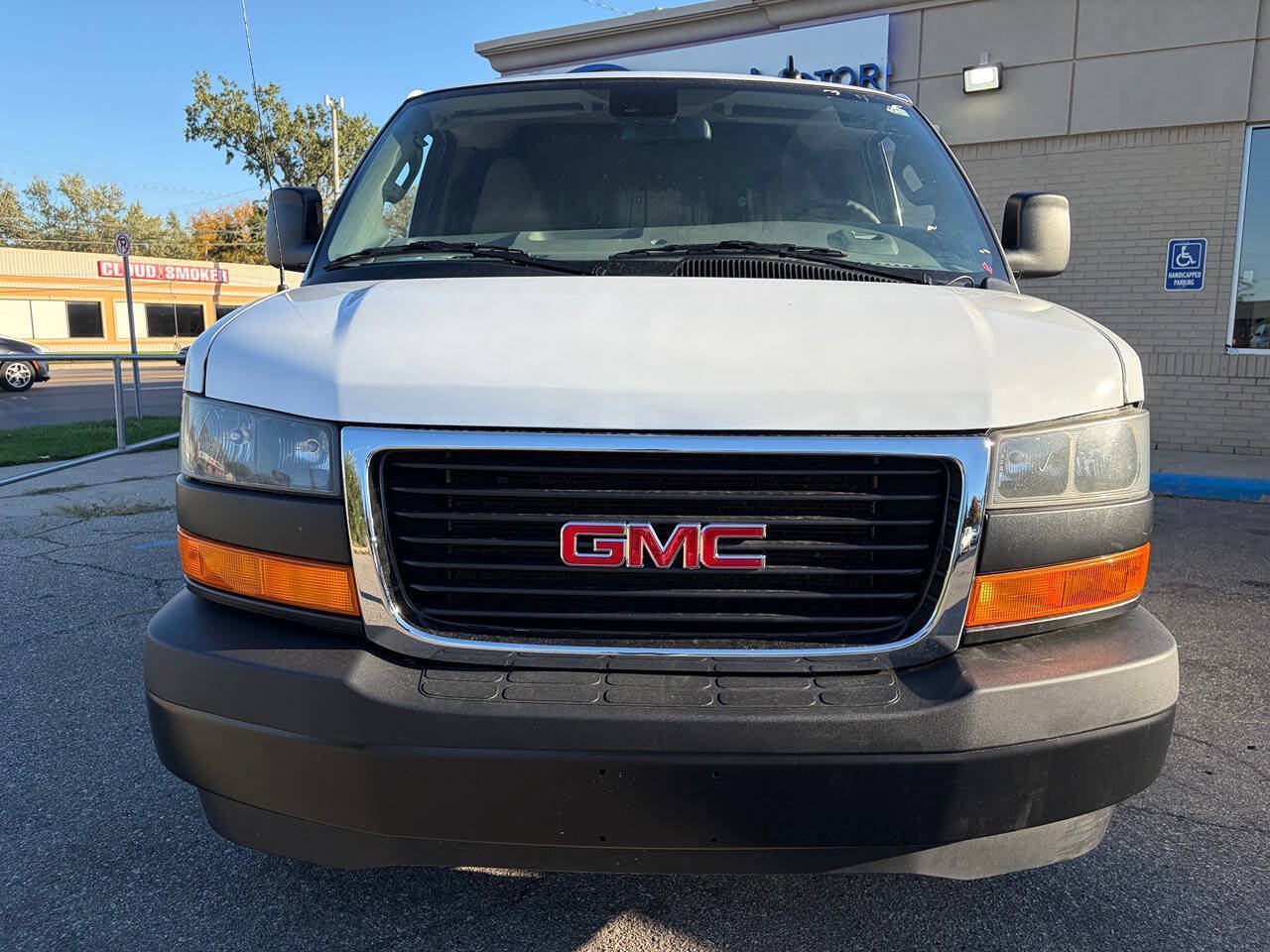 Used 2025 GMC Savana 2500 RWD image 2