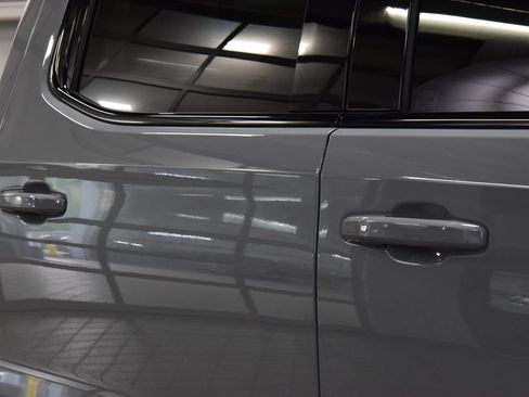Used 2024 GMC Sierra 1500 AT4 w/ Technology Package AWD/4WD image 17