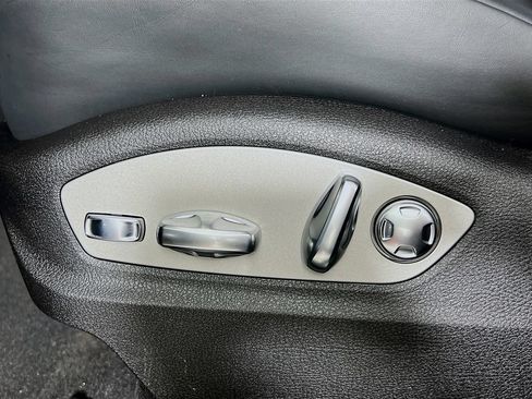 Certified 2026 Porsche Macan AWD/4WD image 22