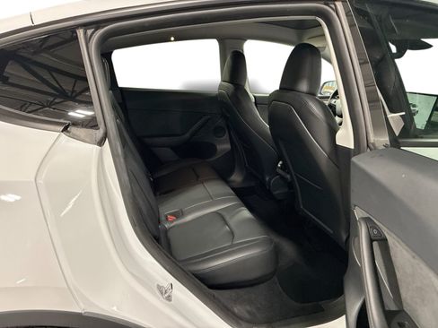 Certified 2023 Tesla Model Y Long Range AWD/4WD image 11