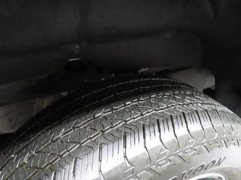 Used 2023 GMC Sierra 1500 AT4 w/ Technology Package image 39