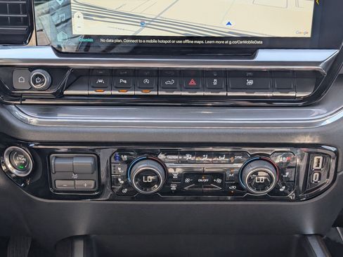 Certified 2024 Chevrolet Silverado 1500 High Country AWD/4WD image 23