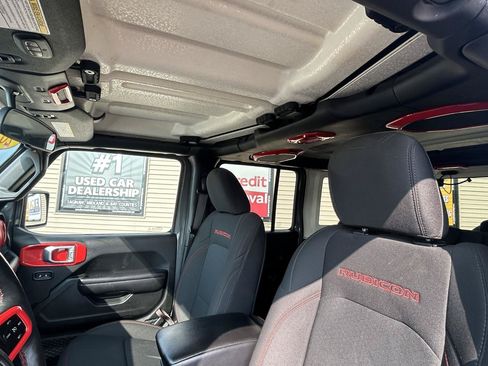 Used 2019 Jeep Wrangler Unlimited Rubicon w/ Cold Weather Group AWD/4WD image 17