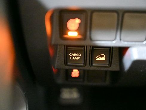 Used 2022 Nissan Frontier SV w/ Technology Package image 50