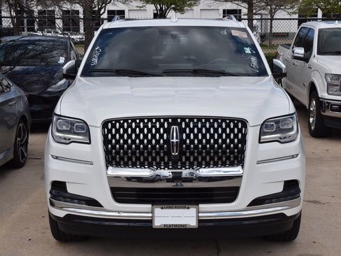 Used 2024 Lincoln Navigator Black Label image 3
