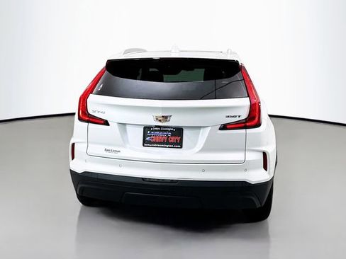 Used 2024 Cadillac XT4 Luxury w/ Cold Weather Package image 7