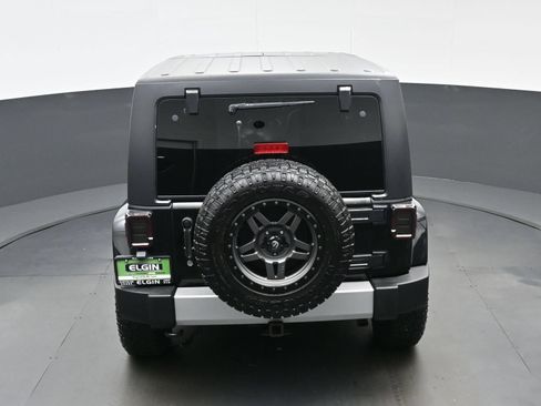 Used 2014 Jeep Wrangler Unlimited Sahara w/ Connectivity Group AWD/4WD image 36