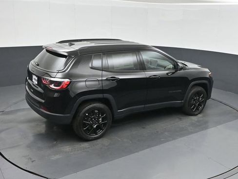 New 2026 Jeep Compass Latitude AWD/4WD image 30
