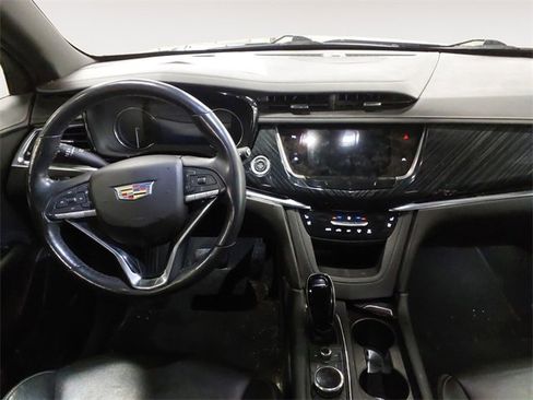 Used 2020 Cadillac XT6 Premium Luxury image 10