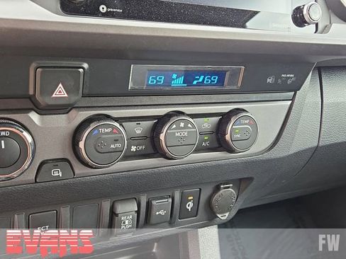 Used 2023 Toyota Tacoma TRD Off-Road image 10