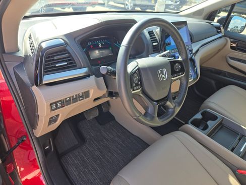 Used 2024 Honda Odyssey Touring image 11