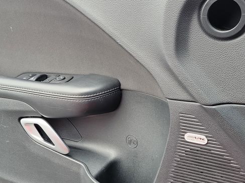 Used 2023 Dodge Challenger SXT image 30