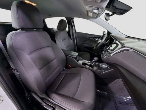 Used 2024 Chevrolet Malibu LT image 30
