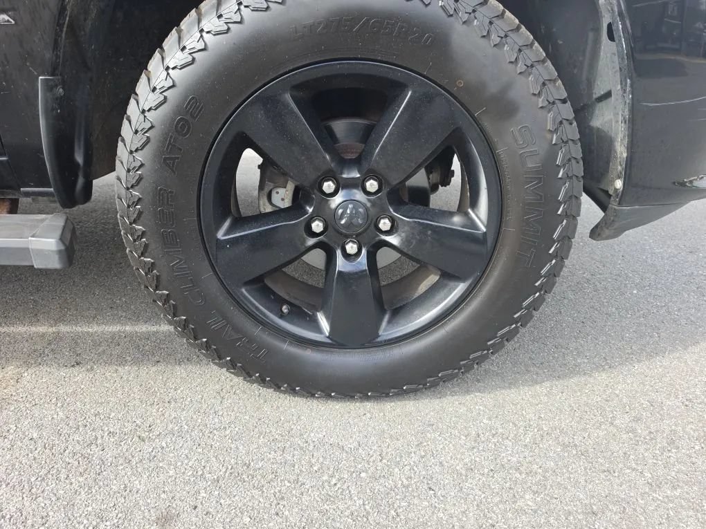 Used 2015 RAM 1500 Express w/ Black Ram 1500 Express Group AWD/4WD image 9