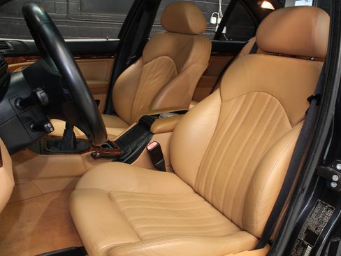 Used 2002 BMW M5 RWD image 42