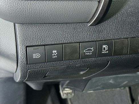 Used 2024 Toyota Camry SE FWD image 17