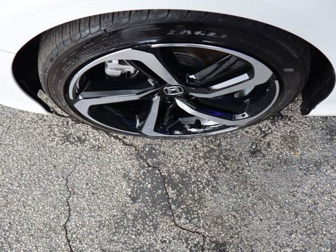 Used 2018 Honda Accord Sport image 27