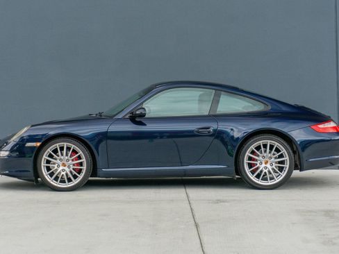 Used 2005 Porsche 911 Carrera RWD image 2