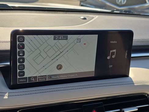 Used 2025 Genesis G70 2.5T image 22