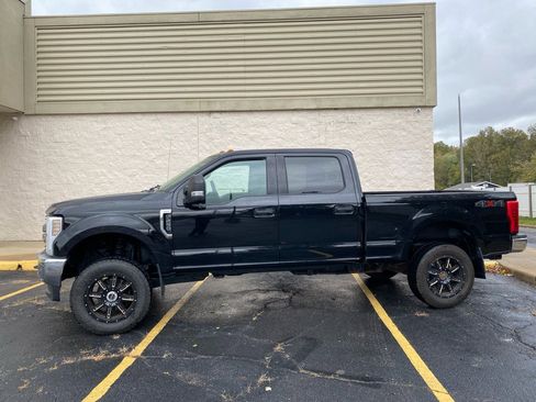 Used 2019 Ford F250 XLT w/ Snow Plow Prep Package image 2