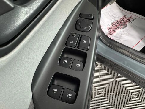 Used 2022 Hyundai Kona SE image 35