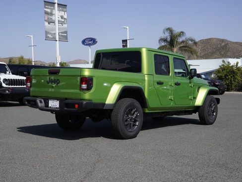 New 2026 Jeep Gladiator Sport AWD/4WD image 4