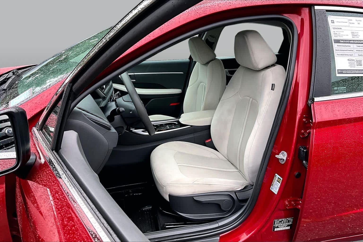 Used 2023 Hyundai Sonata SE w/ Preferred Accessory Package FWD image 9