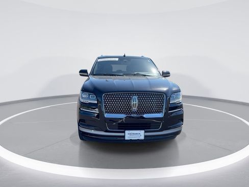 Used 2024 Lincoln Navigator Reserve AWD/4WD image 3