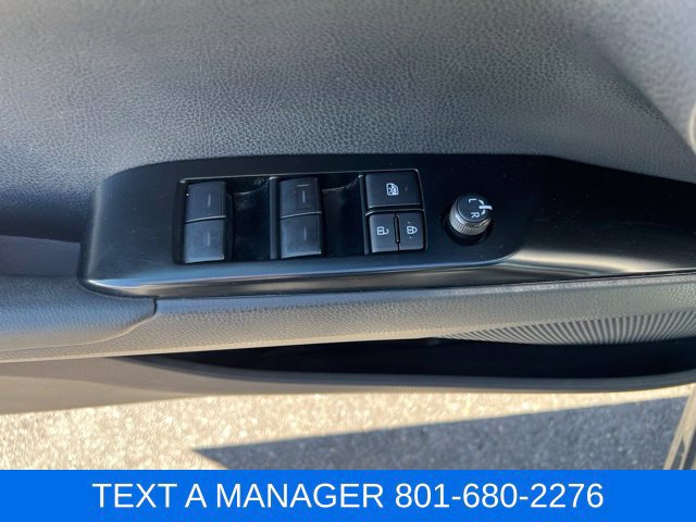 Used 2025 Toyota Camry SE FWD image 14