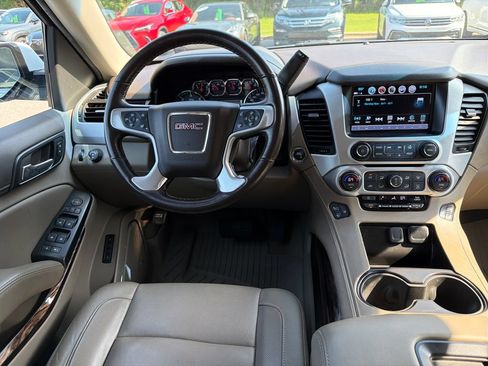 Used 2019 GMC Yukon SLT w/ Open Road Package RWD image 3