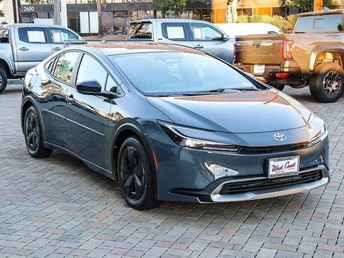 New 2026 Toyota Prius Plug-In Hybrid FWD image 3