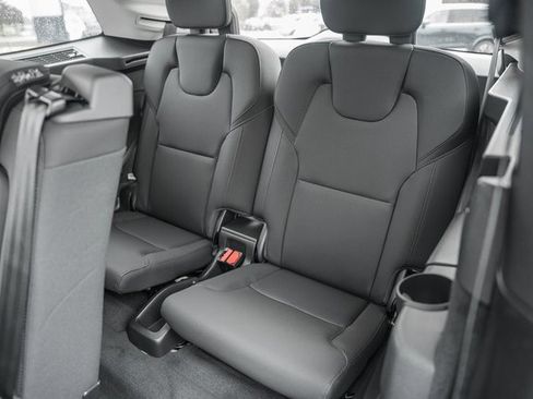 New 2026 Volvo XC90 B6 Plus w/ Protection Package Premier image 33