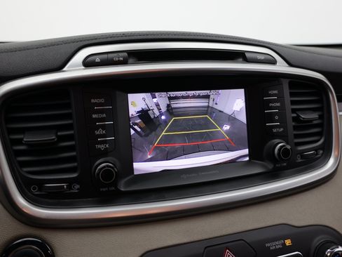 Used 2019 Kia Sorento EX FWD image 21