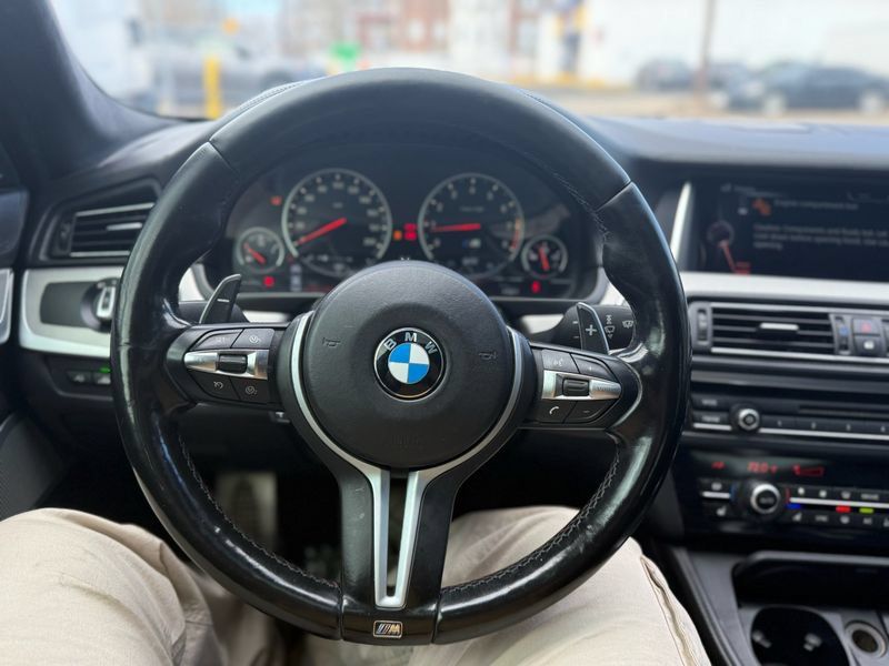 Used 2016 BMW M5 RWD image 11