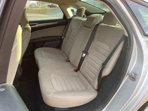 Used 2019 Ford Fusion S image 18