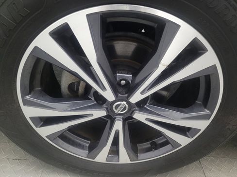 Used 2019 Nissan Rogue SV w/ Premium Package image 31