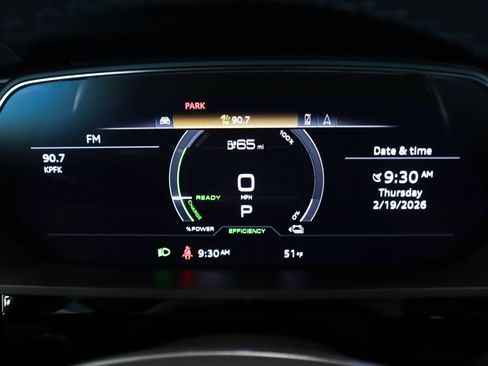 Used 2022 Audi e-tron Premium w/ Convenience Plus Package image 16