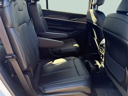New 2025 Jeep Grand Cherokee L Limited image 23