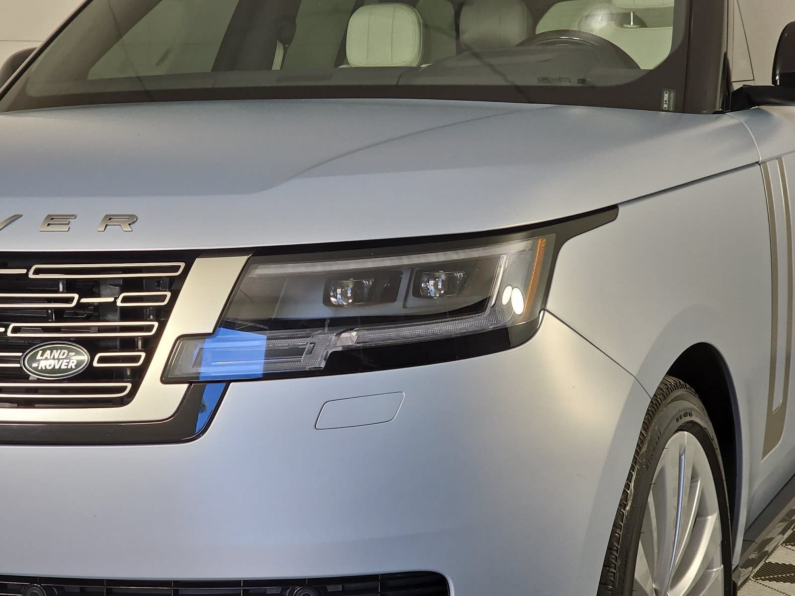 Used 2025 Land Rover Range Rover SE AWD/4WD image 30