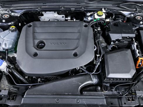 Certified 2025 Volvo XC40 B5 Plus image 35