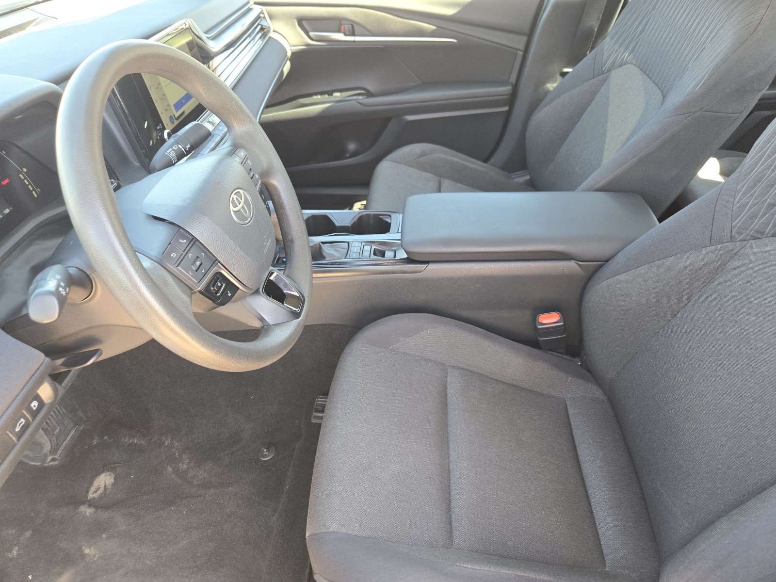 Used 2025 Toyota Camry LE FWD image 16