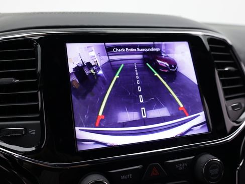 Used 2020 Jeep Grand Cherokee Overland RWD image 26