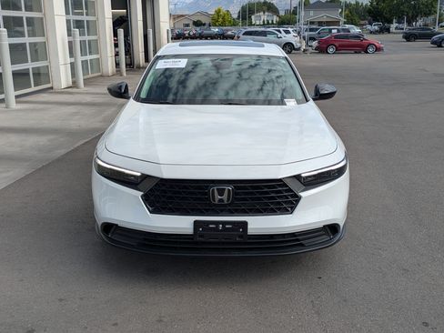 Used 2025 Honda Accord SE image 12