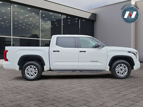 Used 2022 Toyota Tundra SR5 w/ SR5 Convenience Package AWD/4WD image 6