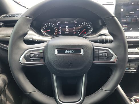 Used 2022 Jeep Compass Latitude AWD/4WD image 8