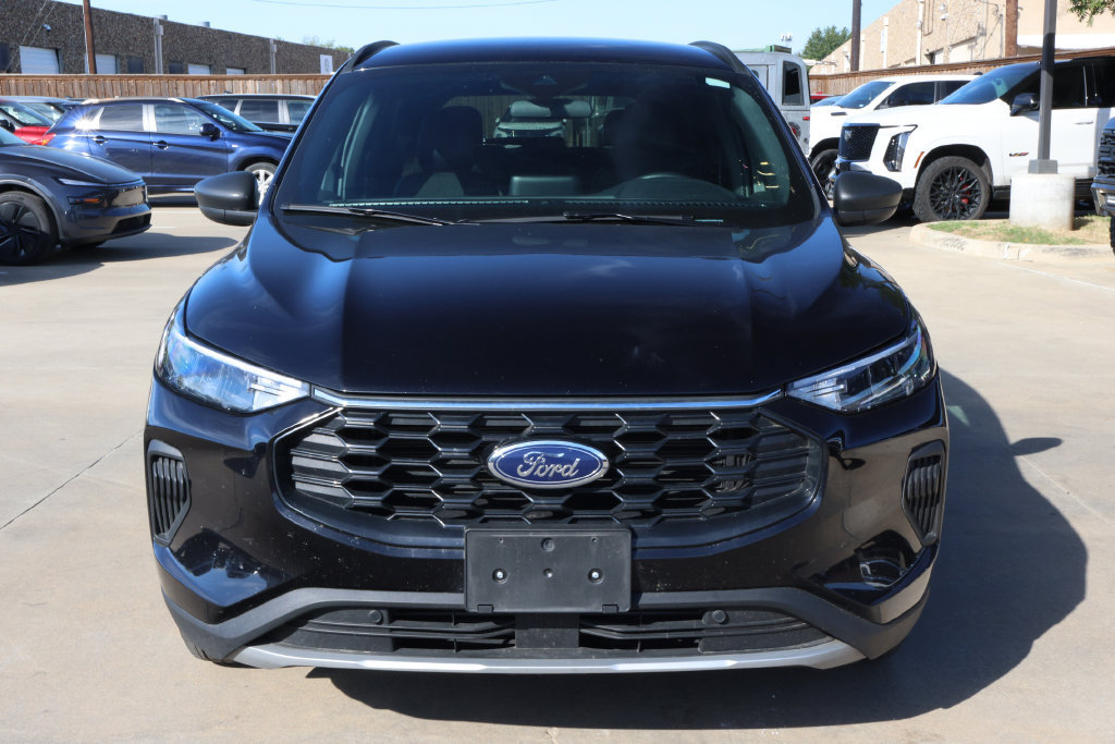 Used 2025 Ford Escape ST-Line AWD/4WD image 2