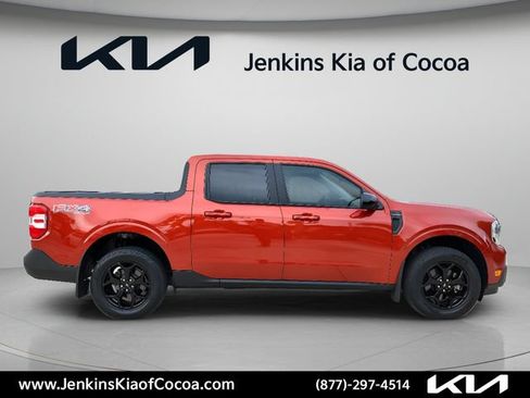 Used 2024 Ford Maverick Lariat w/ FX4 Off-Road Package AWD/4WD image 3