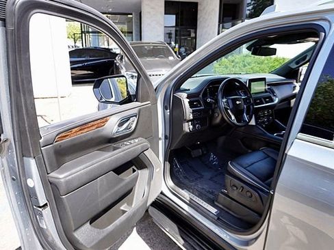 Used 2024 Chevrolet Tahoe Premier AWD/4WD image 34