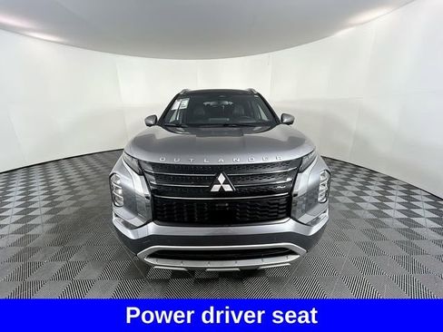 Used 2023 Mitsubishi Outlander SEL image 3